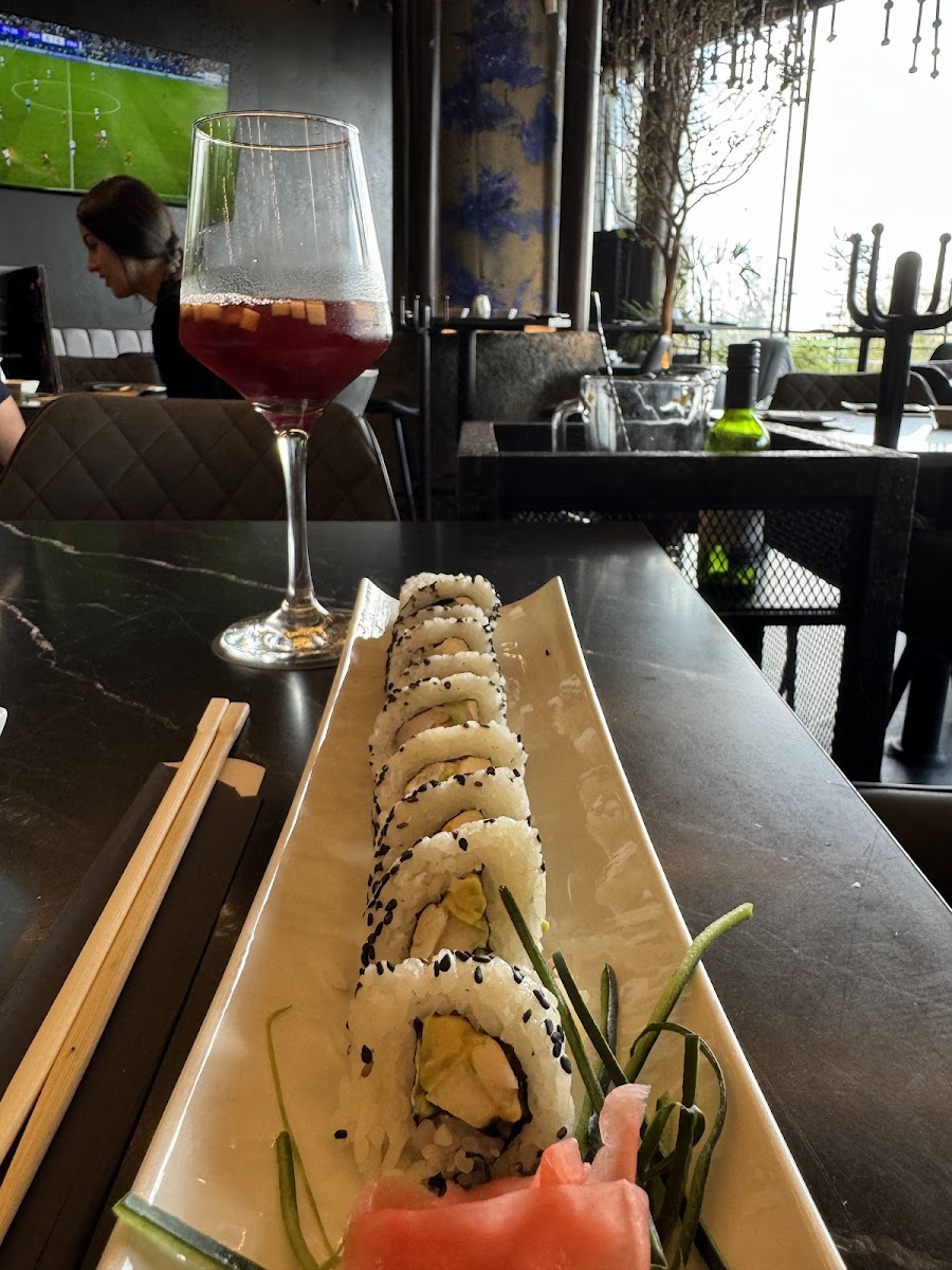 Domu Sushi Bar - Photo 5