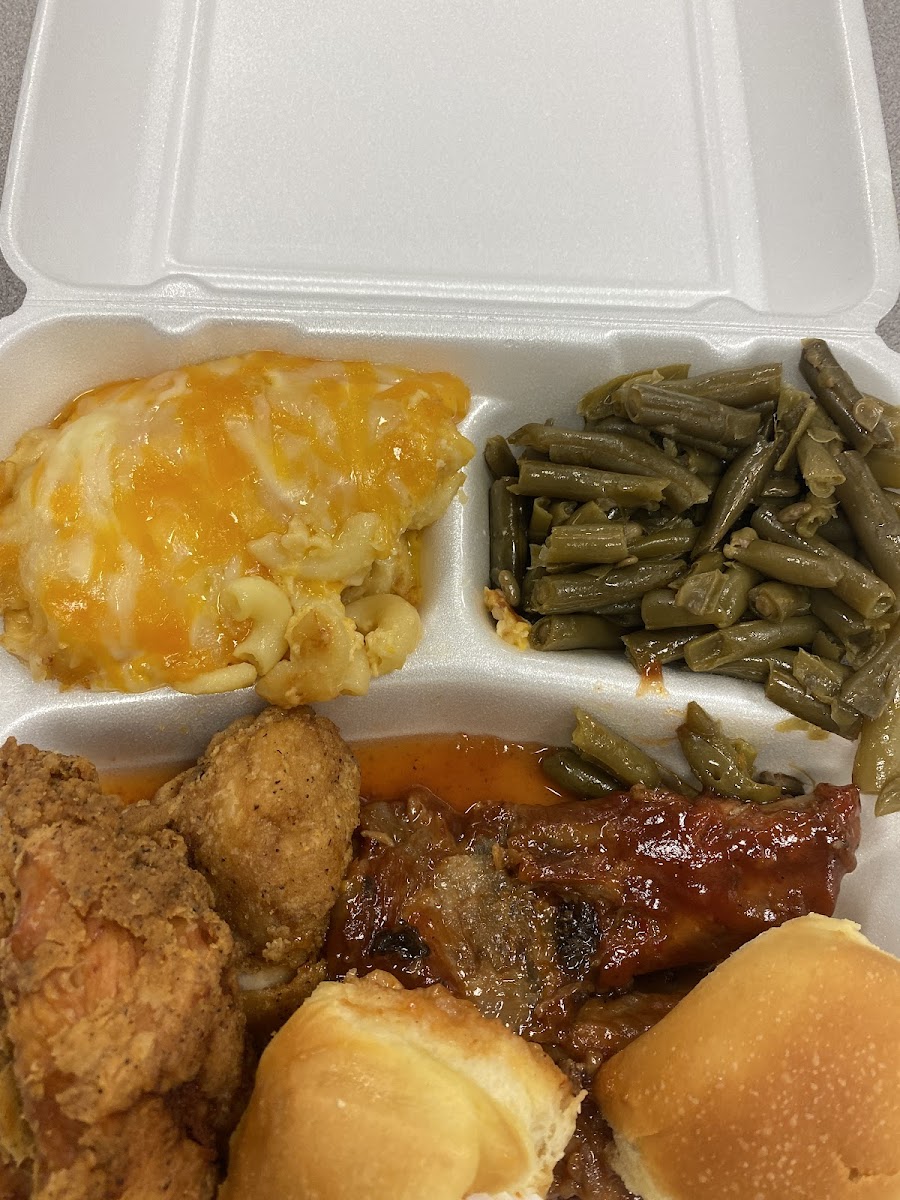 Hitch-N Post Restaurant - Photo 9