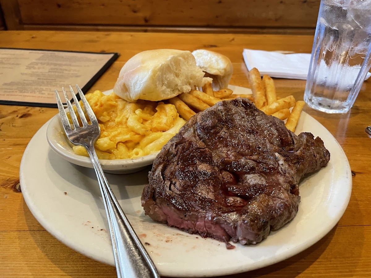 Hitch-N Post Restaurant - Photo 3