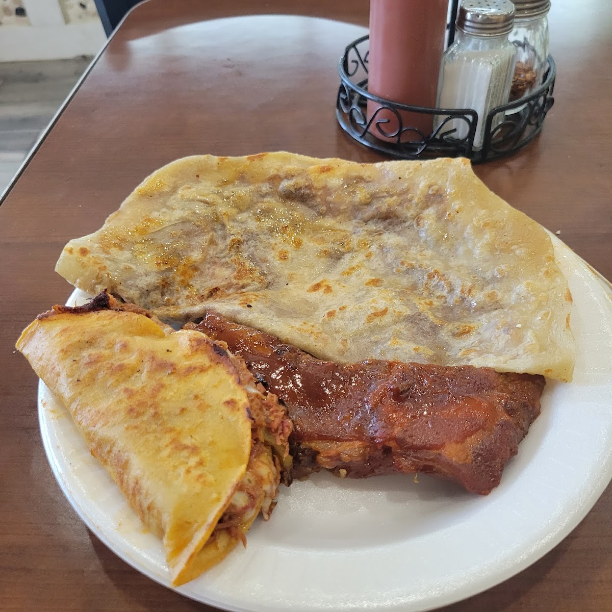 La familia Deli & Grill - Photo 1