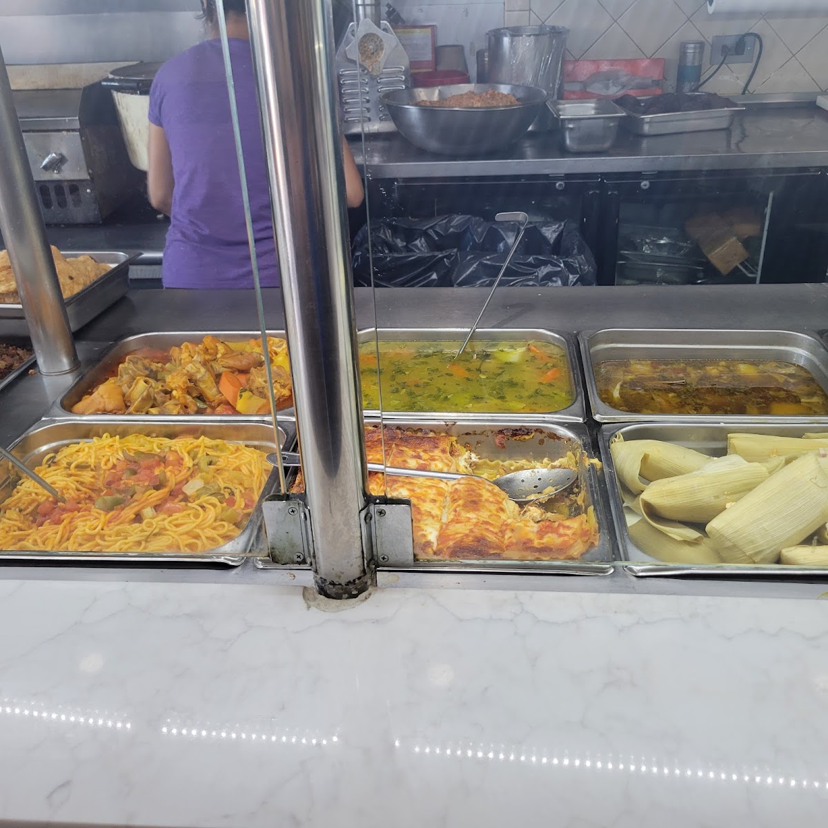 La familia Deli & Grill - Photo 4