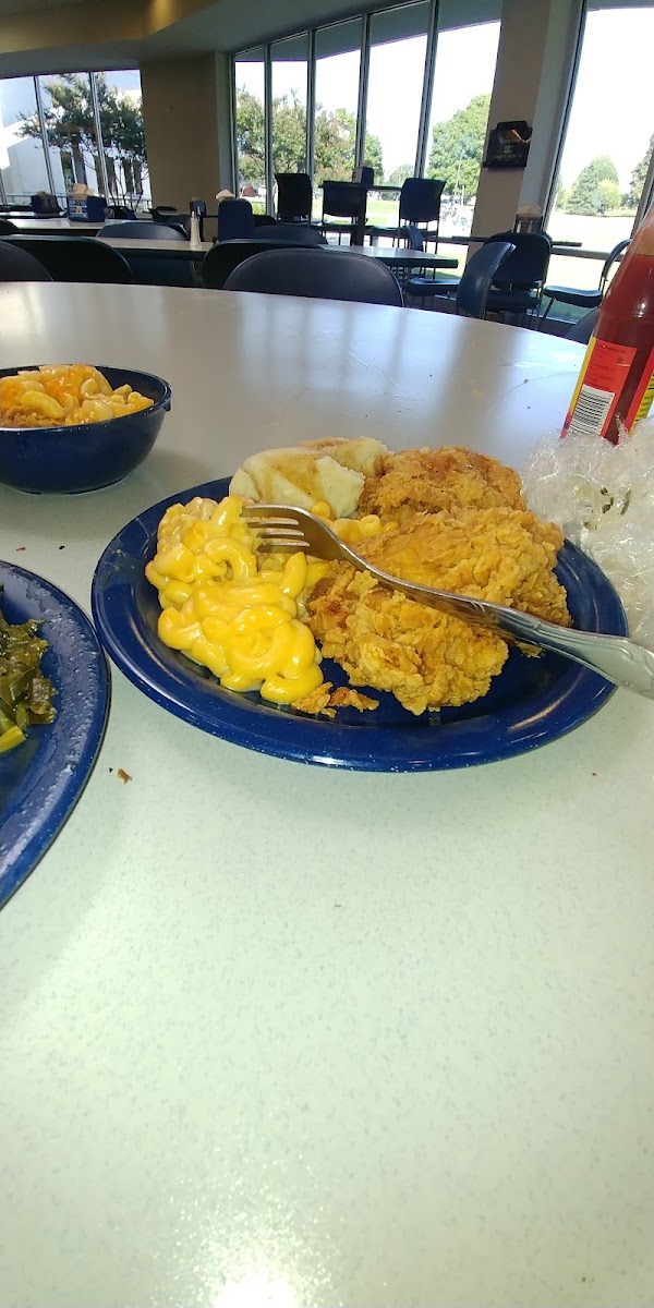Charger Cafe - Photo 4