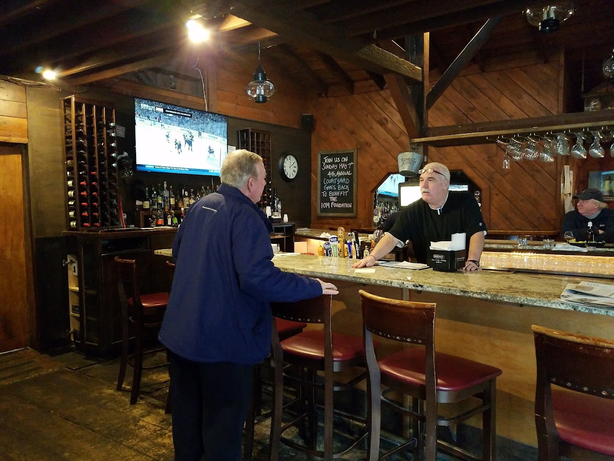Courtyard Restaurant and Bar - Photo 2