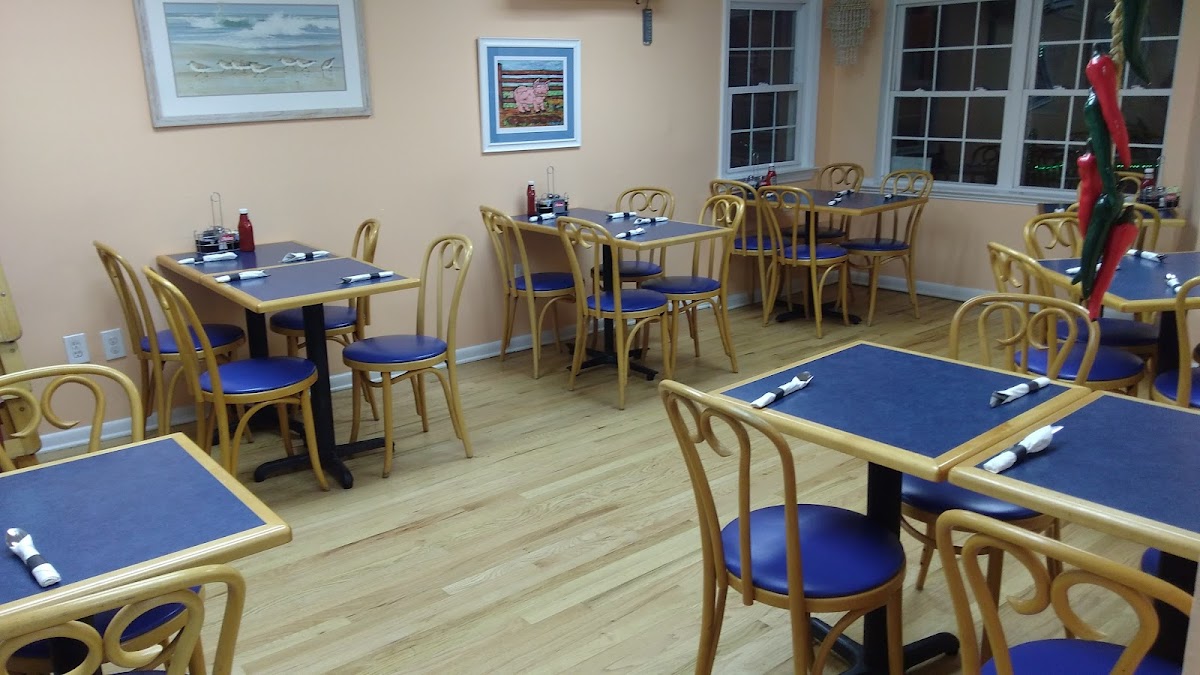 Beach Grille - Photo 7