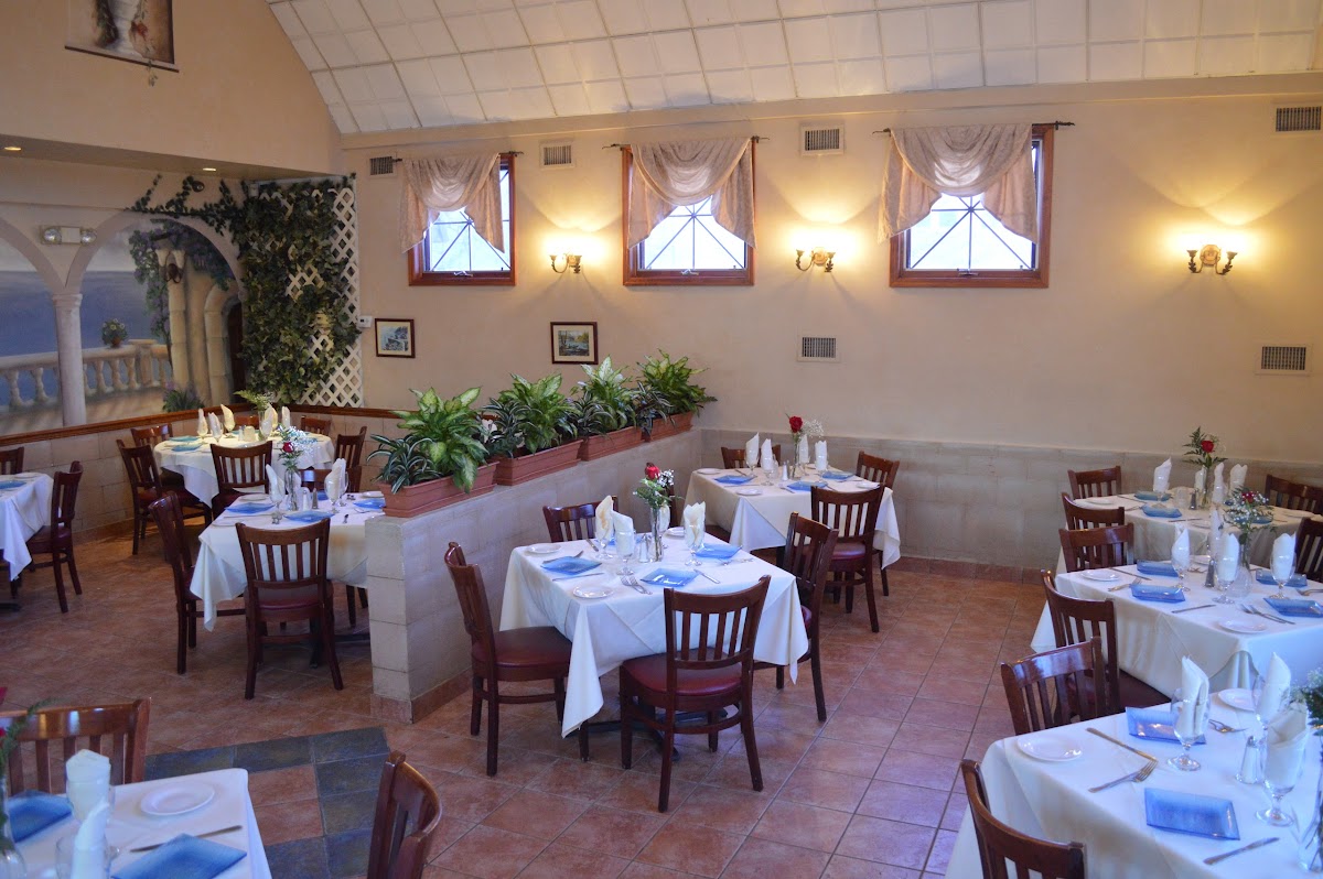 Francesco's - Photo 6
