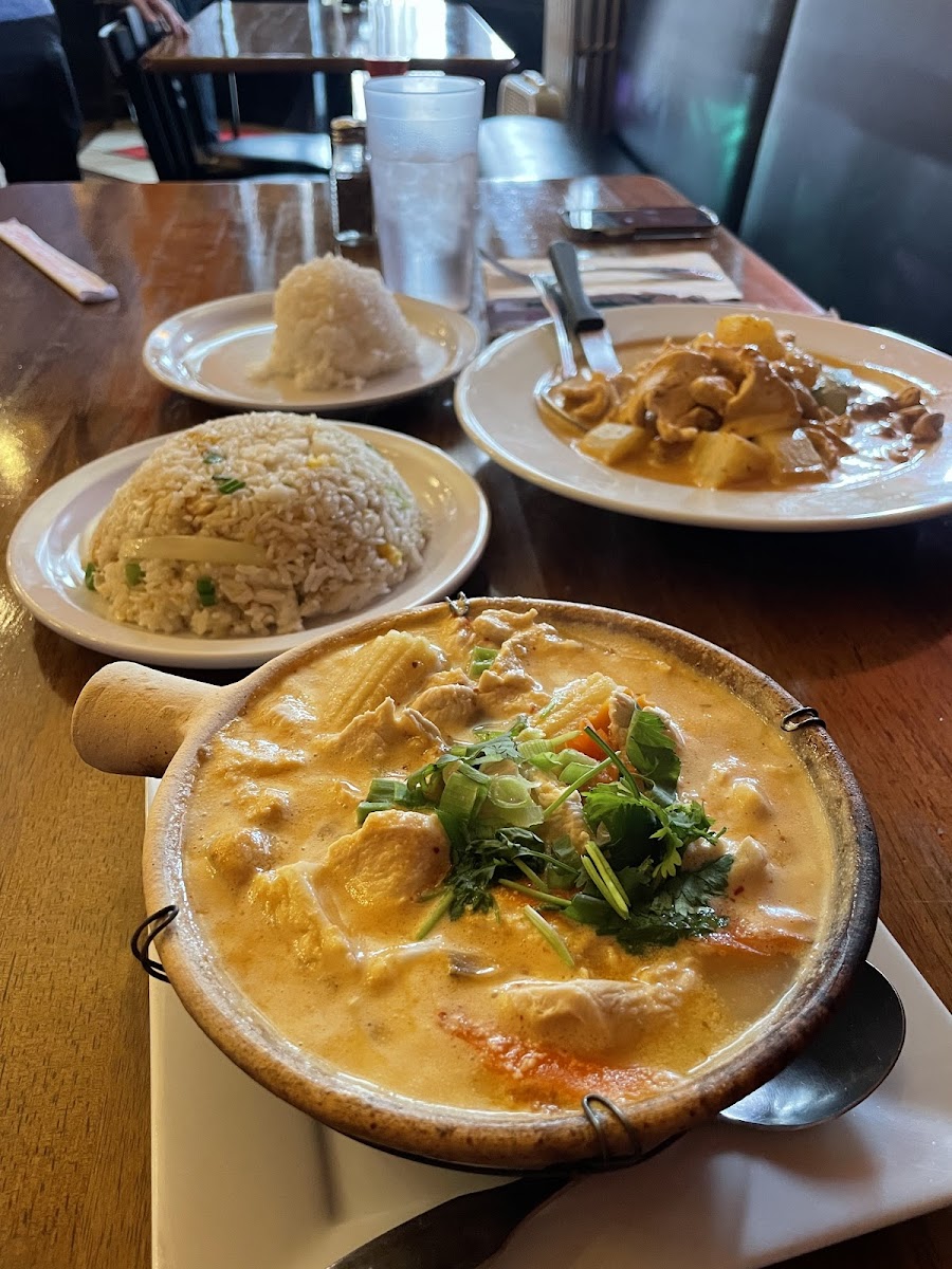 Anong's Thai Cuisine - Photo 5