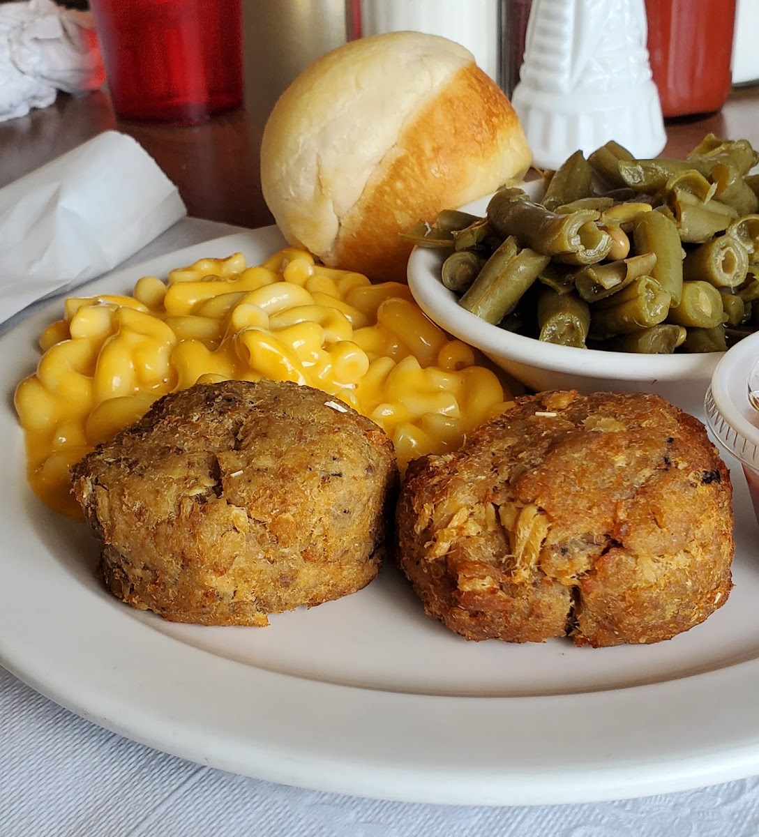 Lavern's Restaurant - Photo 1