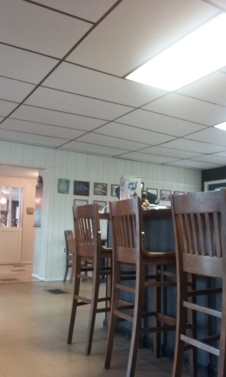 Lavern's Restaurant - Photo 7