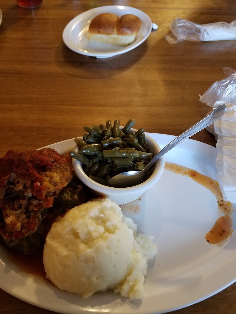 Downhome Family Restaurant - Photo 5