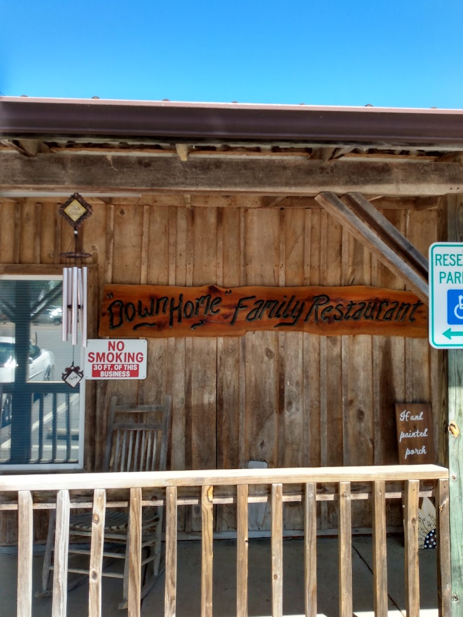 Downhome Family Restaurant - Photo 6