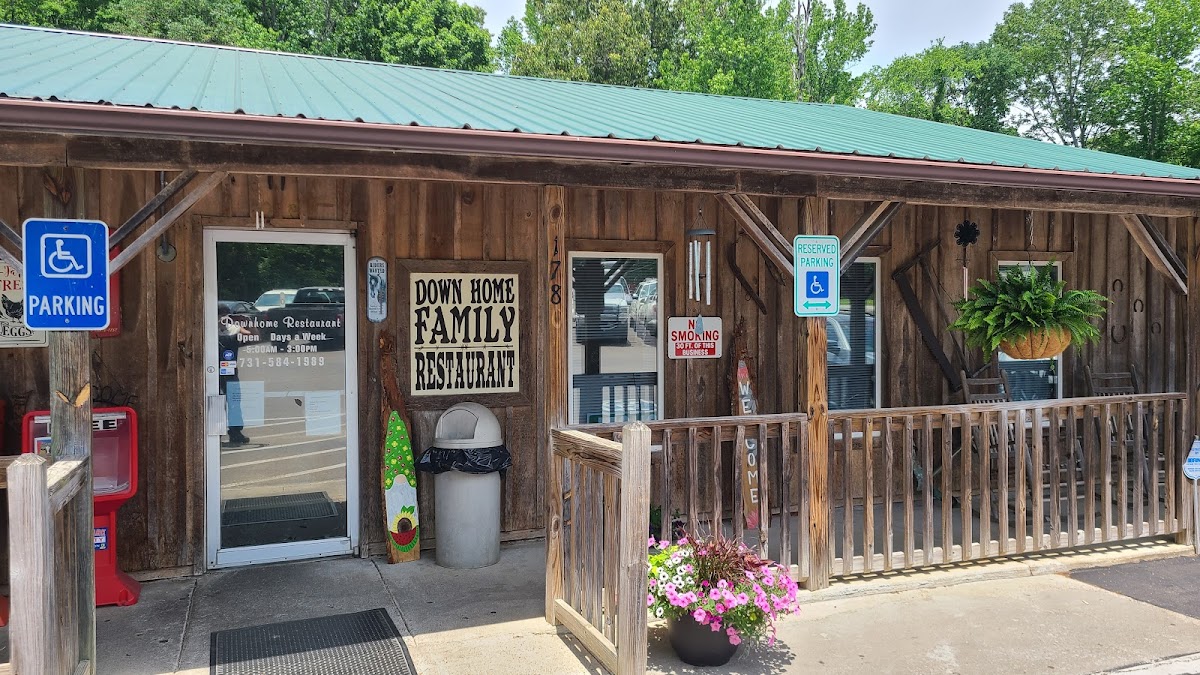 Downhome Family Restaurant - Photo 7