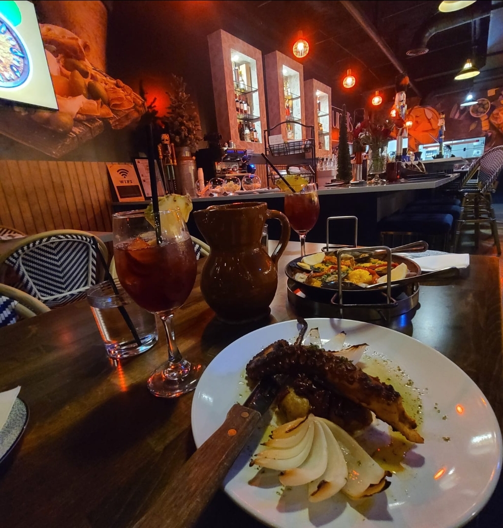 Turull's Kitchen & Bar - Photo 3