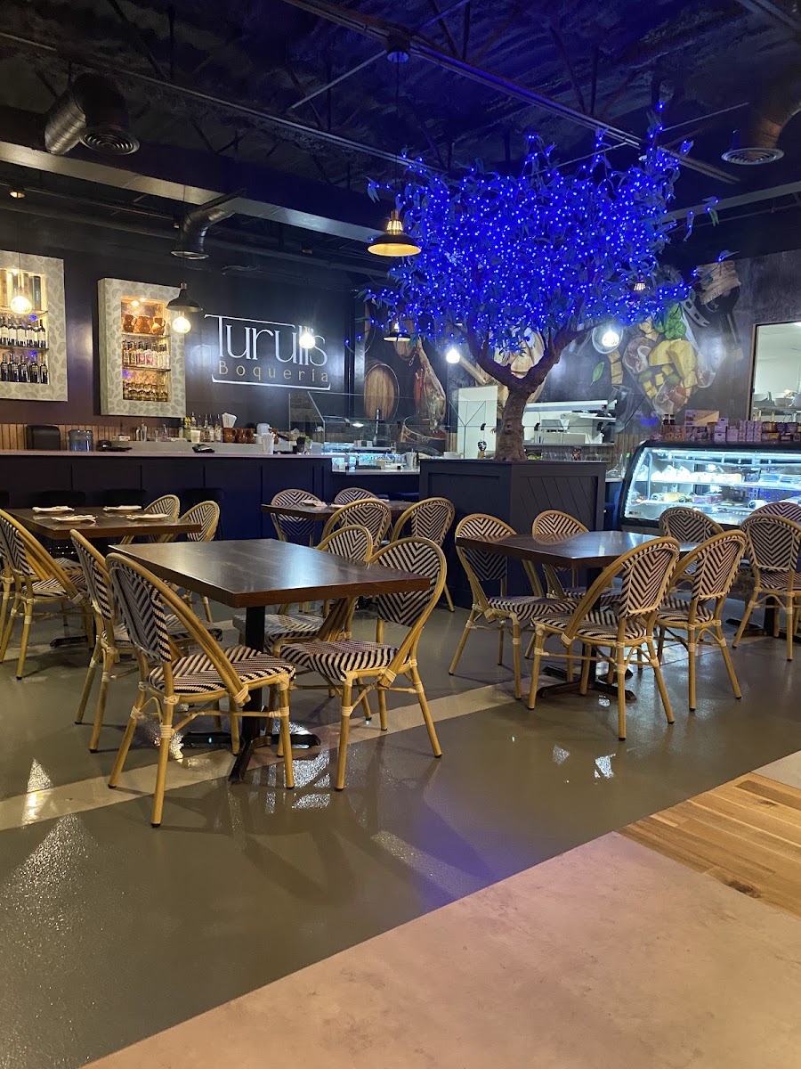 Turull's Kitchen & Bar - Photo 6