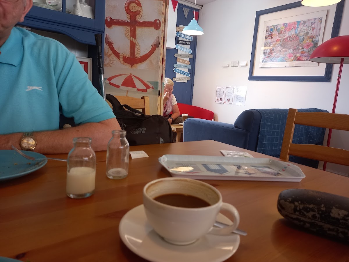Bucket & Spade Coffee Shop - Photo 5