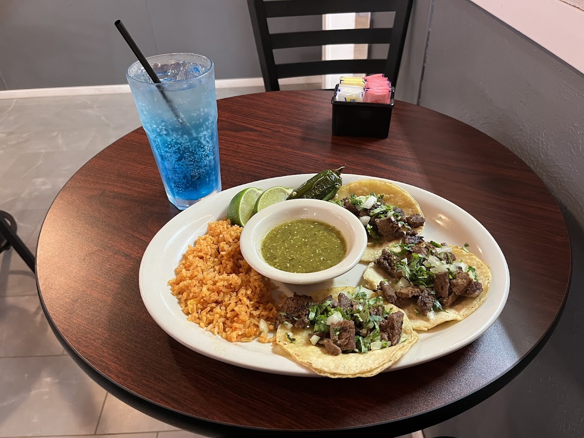 Mas Queso Tex Mex - Photo 2