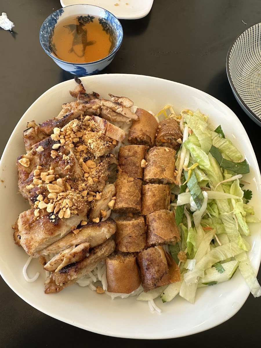 Pho-N-Thai - Photo 2