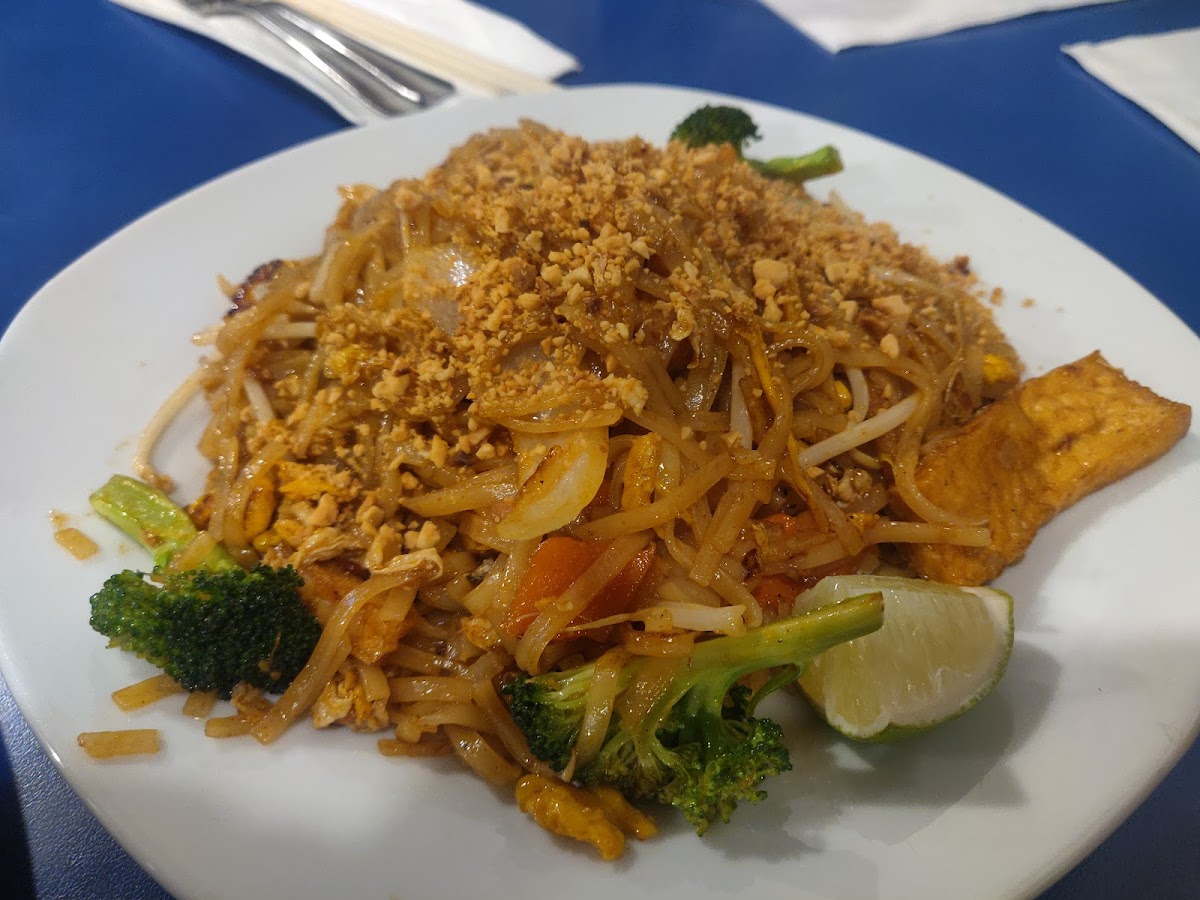 Pho-N-Thai - Photo 3