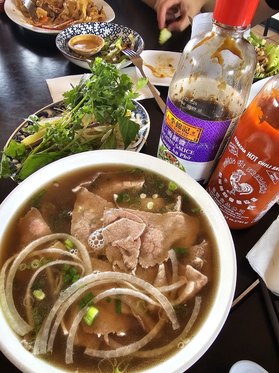 Pho-N-Thai - Photo 5