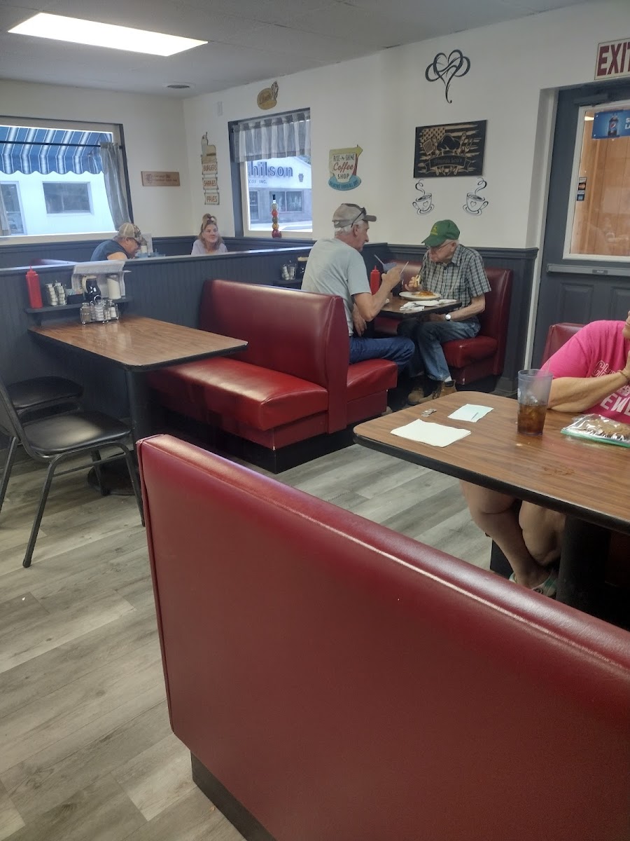Amanda Lou's