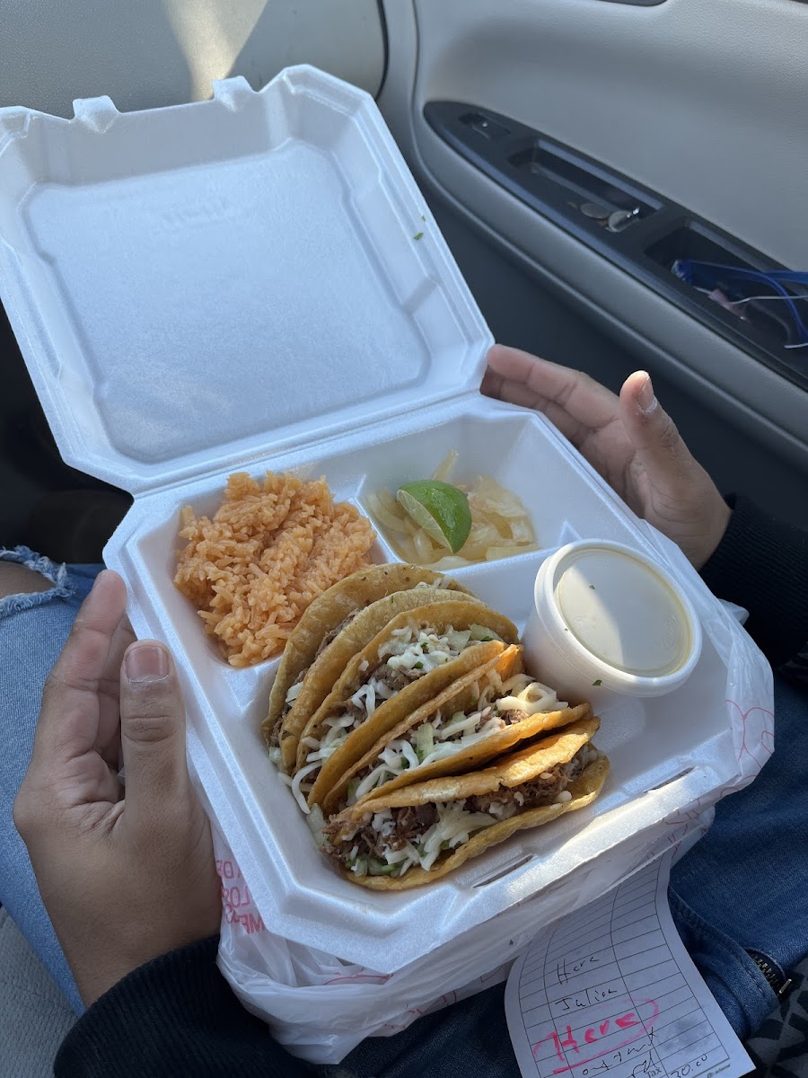 Maggie's Mexican Food - Photo 4