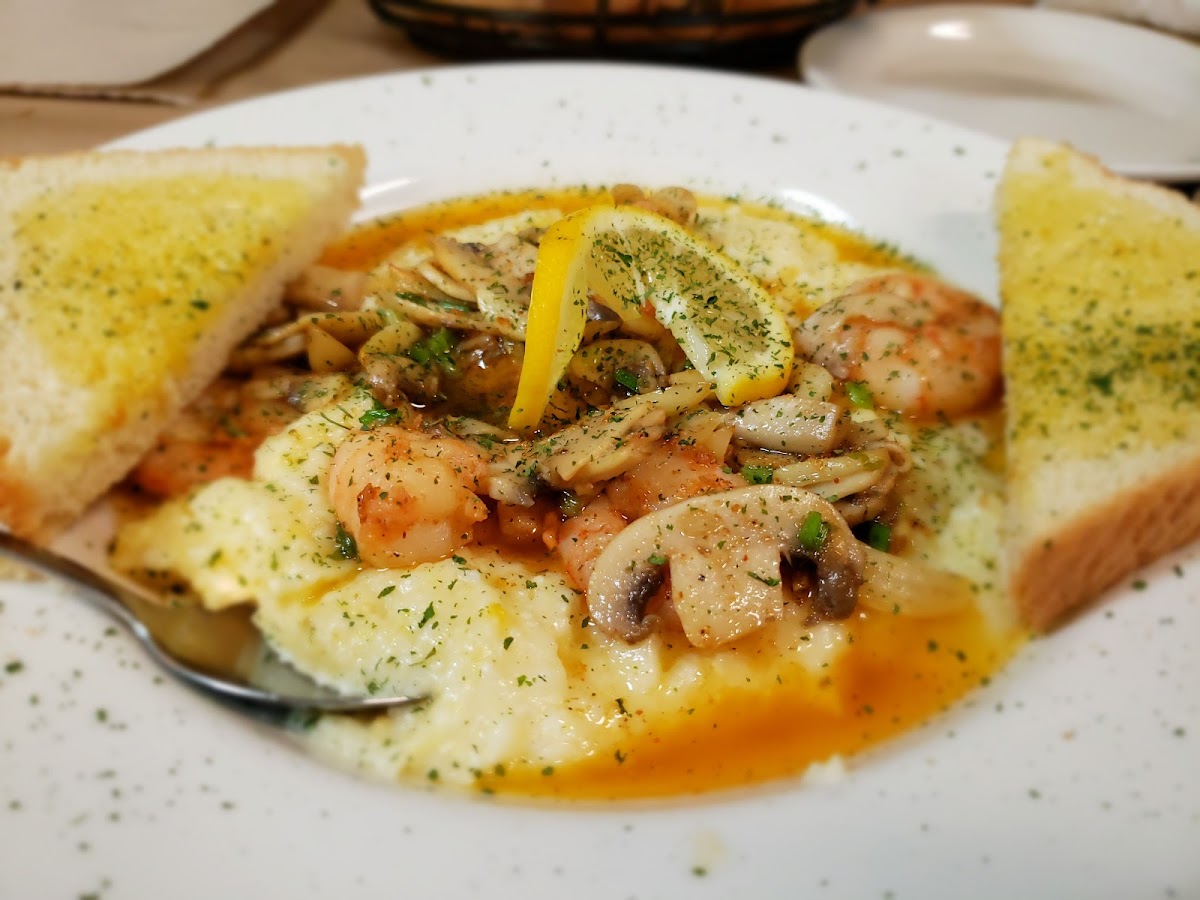 Cher Amie's Seafood Restaurant - Photo 3