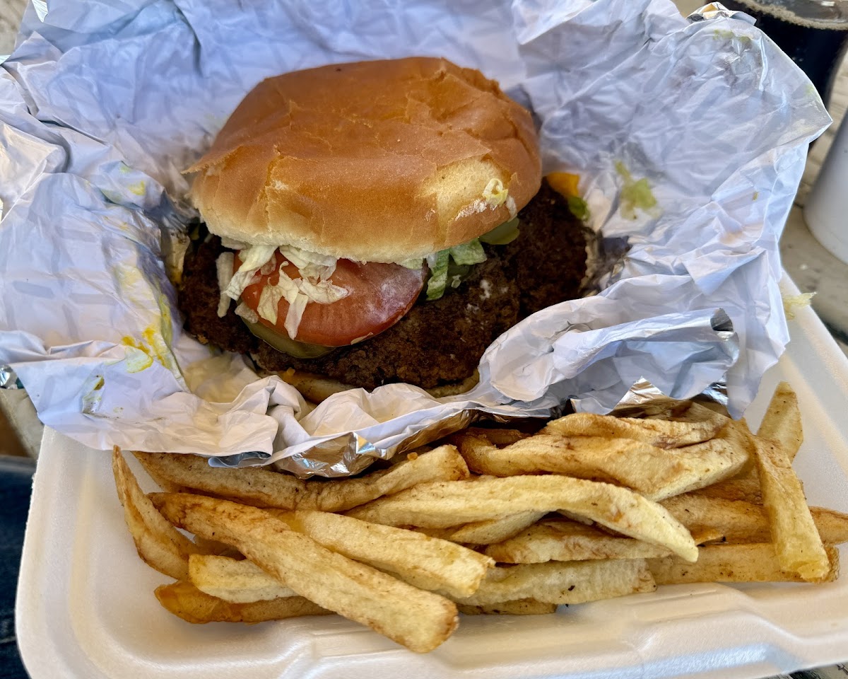 Max's Cafe - Photo 1