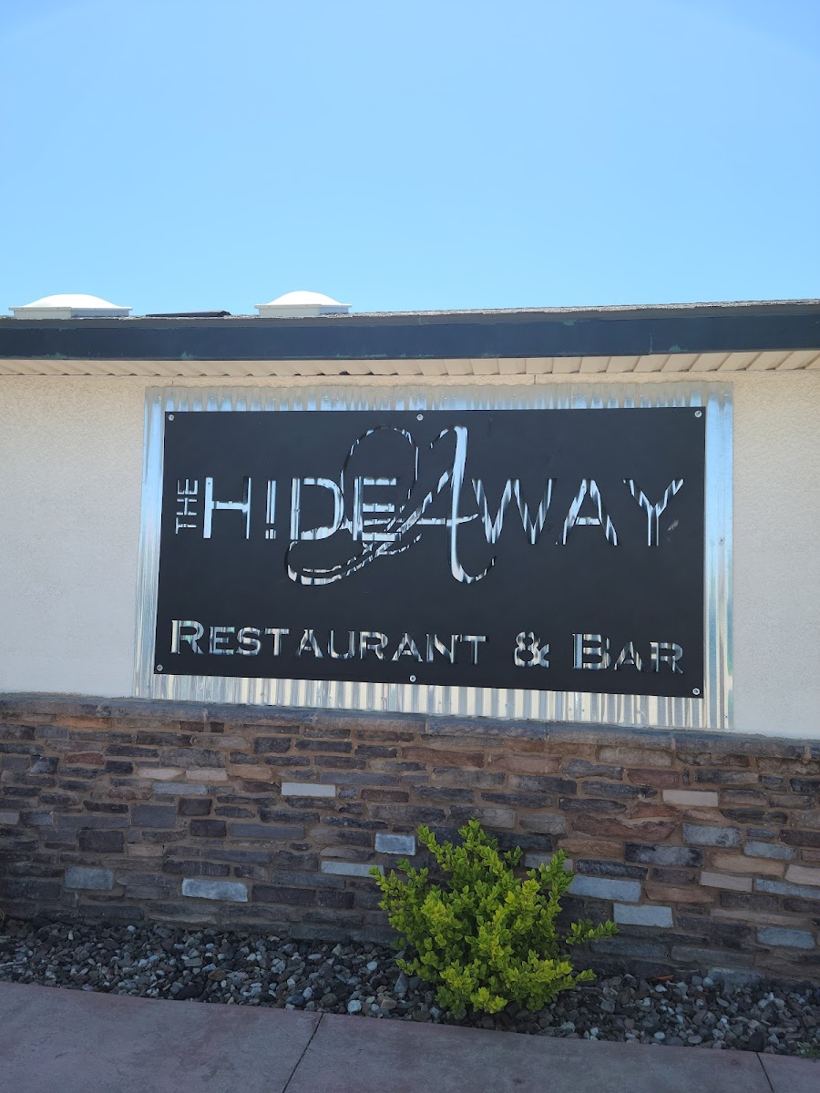 The HideAway Restaurant & Bar - Photo 4
