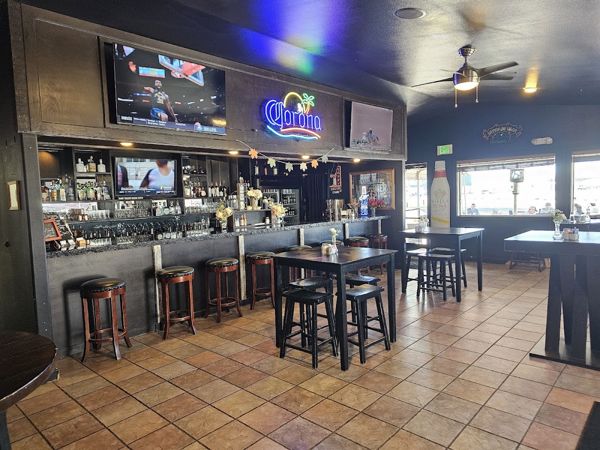 The HideAway Restaurant & Bar - Photo 7