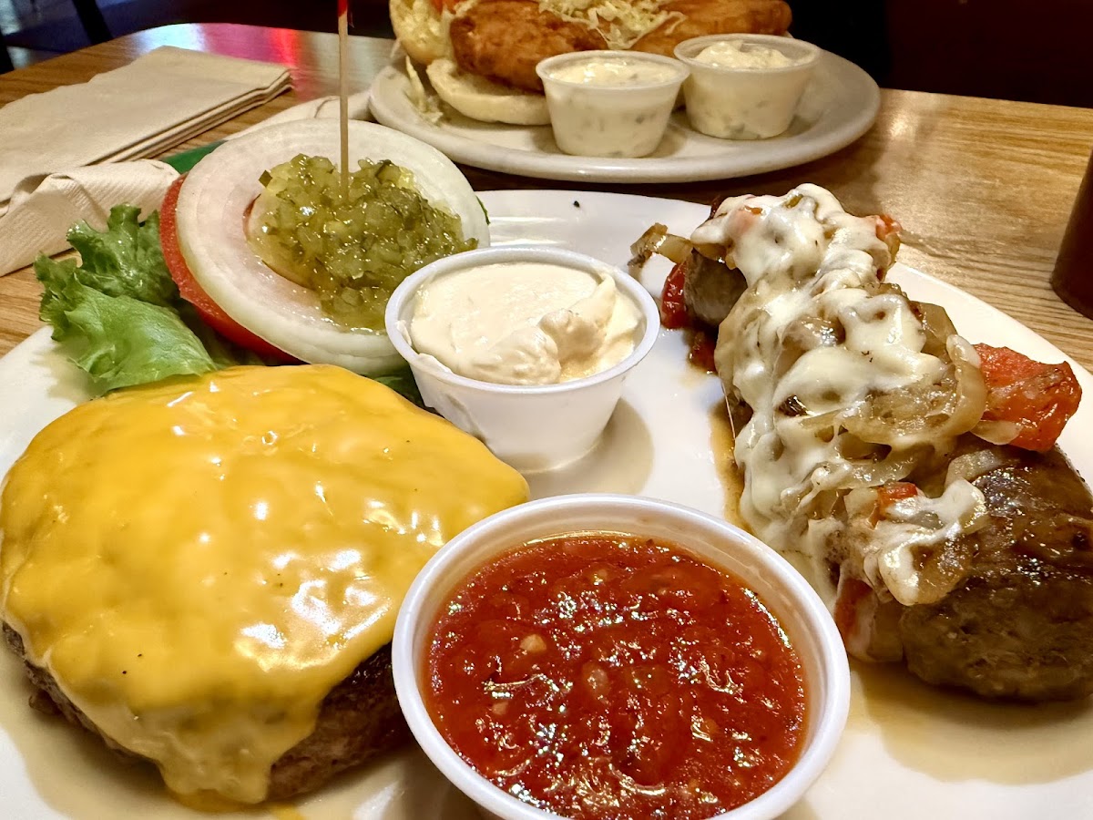 Michael's Bar & Grille - Photo 4