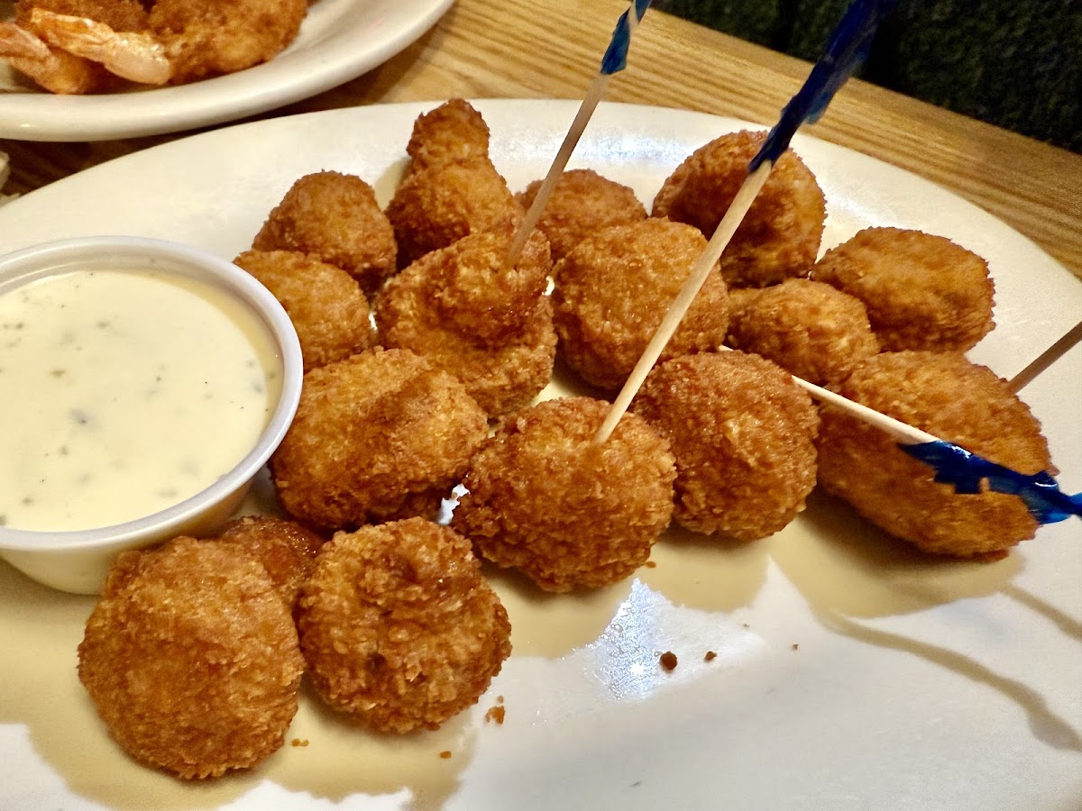 Michael's Bar & Grille - Photo 8