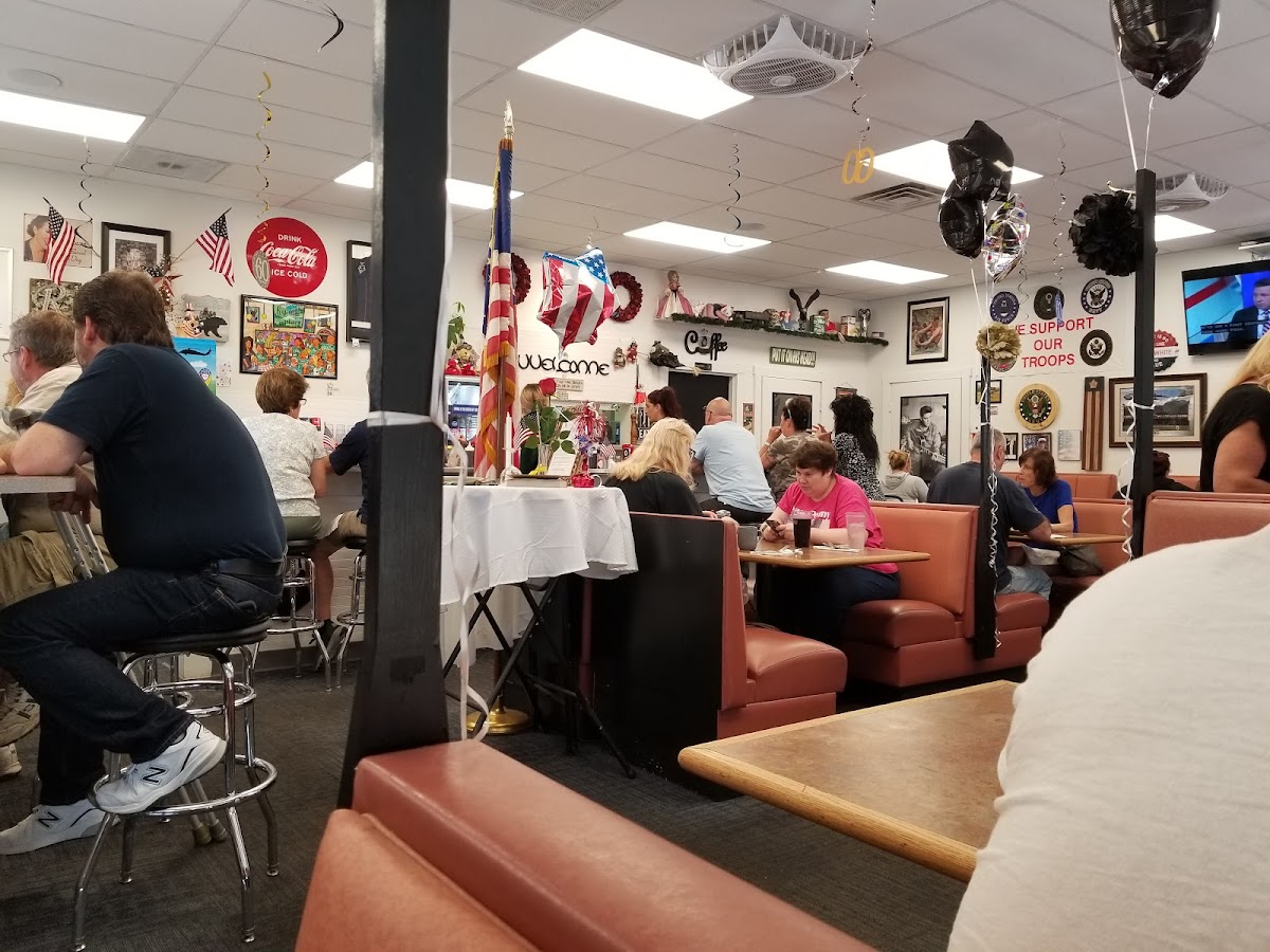 Danielle's Diner - Photo 6