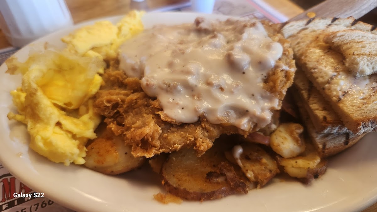 J&T's Family Cafe - Photo 7