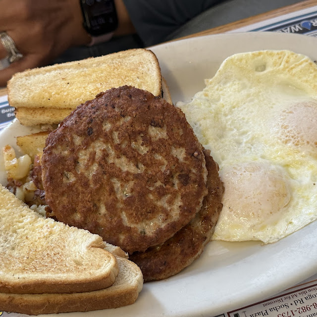 Biscuits & Gravy 2 Eggs & 2 Sausage Patties