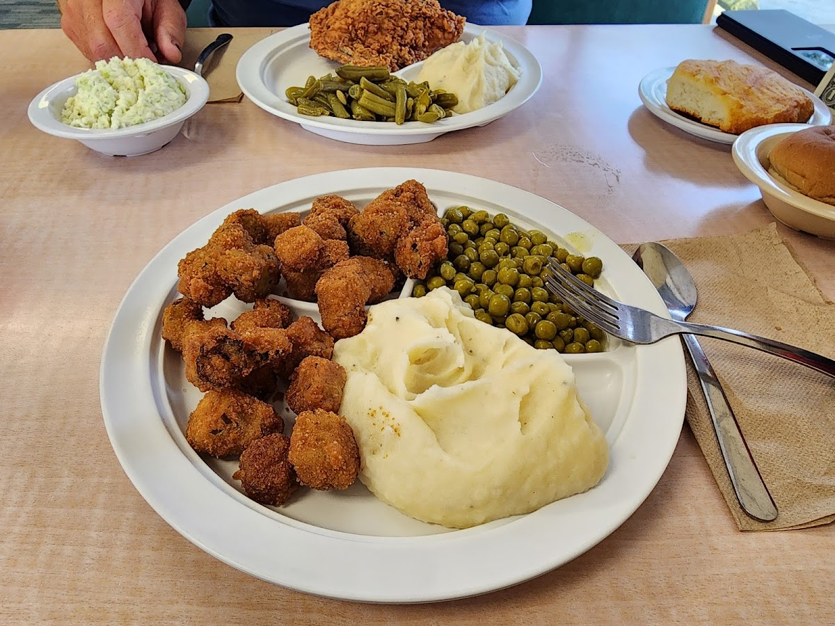 Kelly's Restaurant - Photo 7