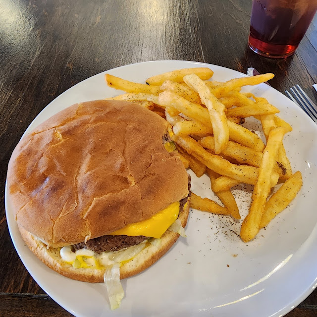 Cheeseburger & Fries