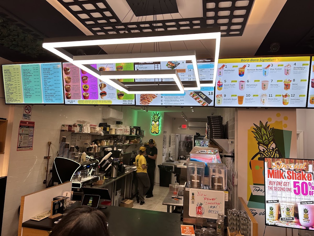 Bora Bora Smoothie Cafe - Staten Island Hylan Blvd - Photo 4