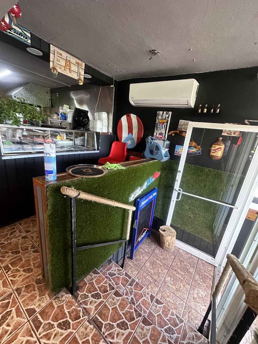 Tropical Coffee Bar & Restaurant - Photo 8