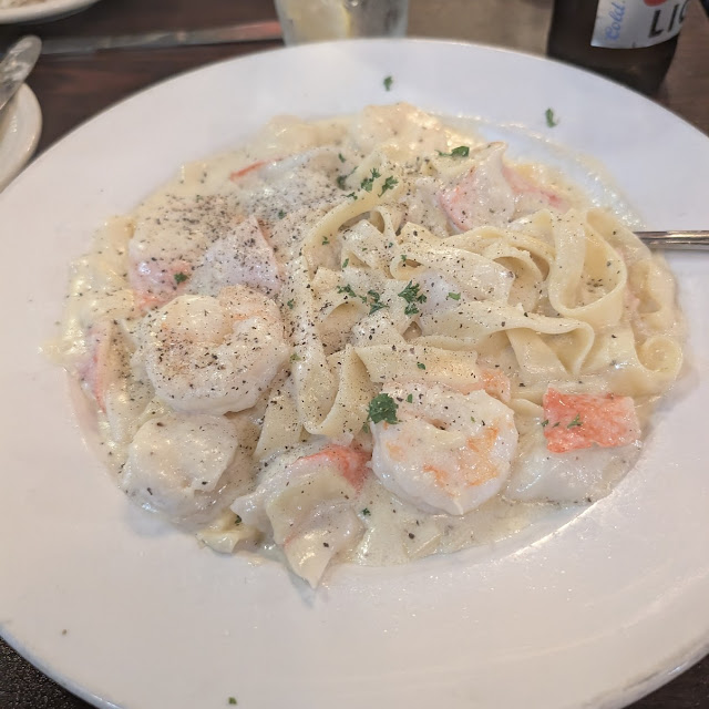 Seafood Alfredo Pasta