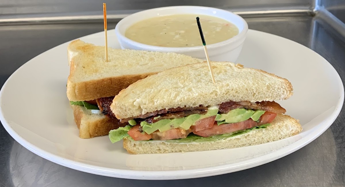 Manny’s Biscuits & Gravy Cafe - Photo 5