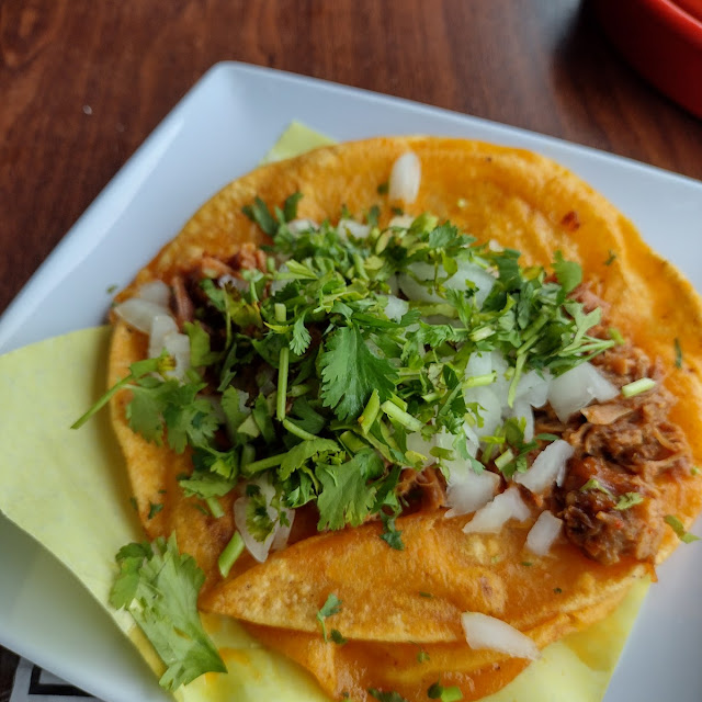 Taco De Maiz Birria