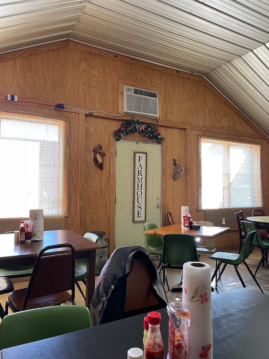 Farmhouse Cafe - Photo 7