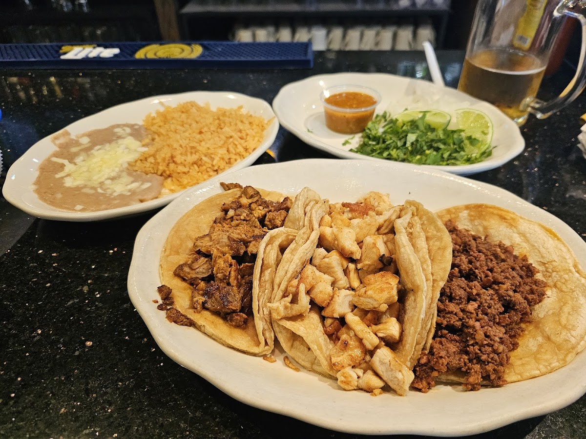 Las Ninas Cocina Mexicana - Photo 1