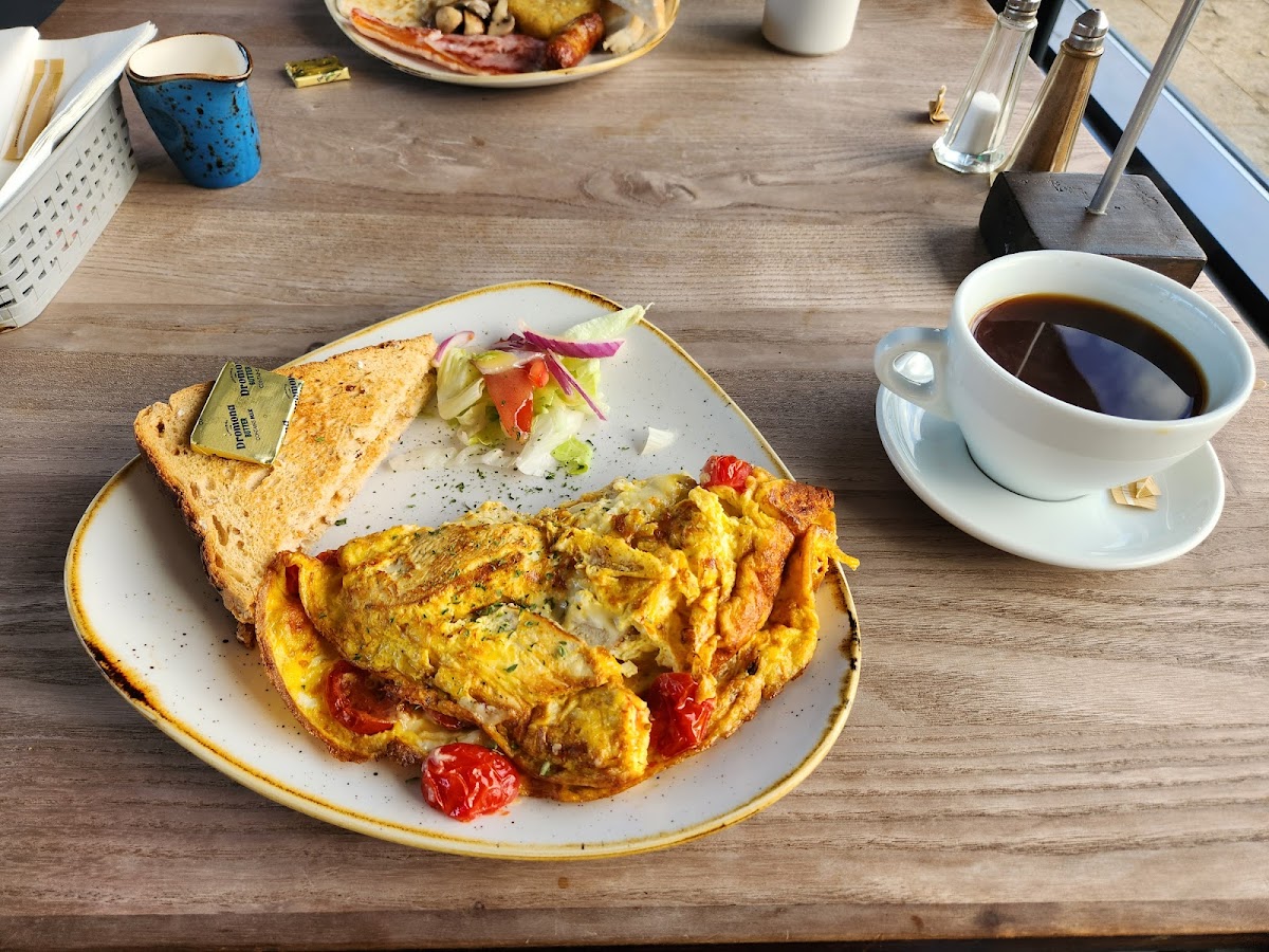 Gwyn's Cafe - Photo 1