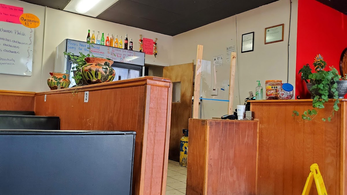 El Caporal Taqueria - Photo 4