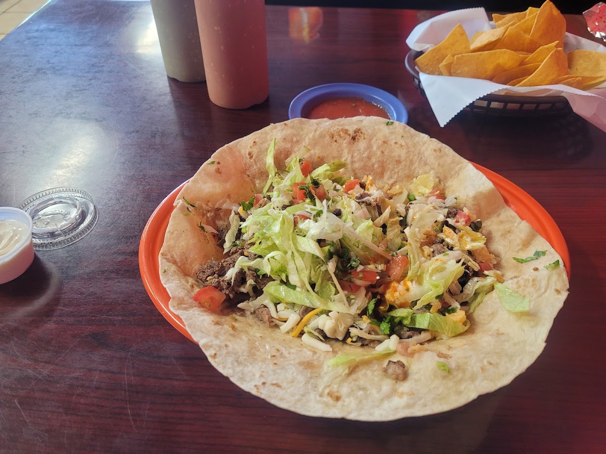 El Caporal Taqueria - Photo 7