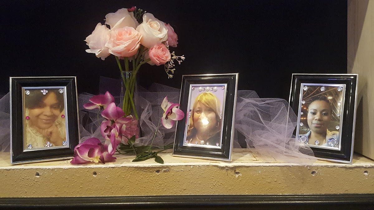 Bonnie's - Photo 3