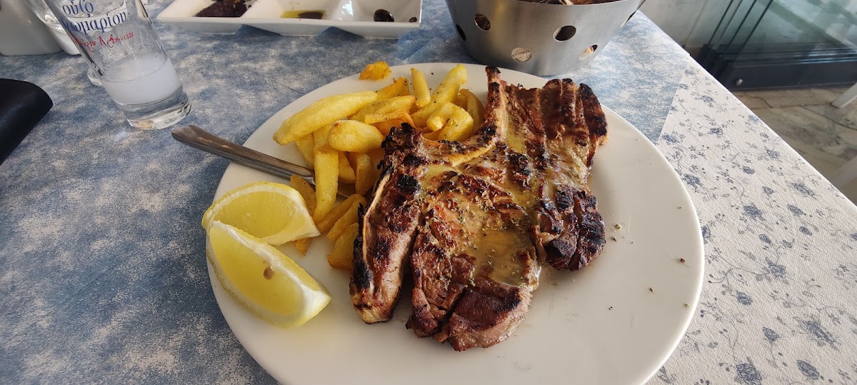 Flisvos Restaurant - Photo 1
