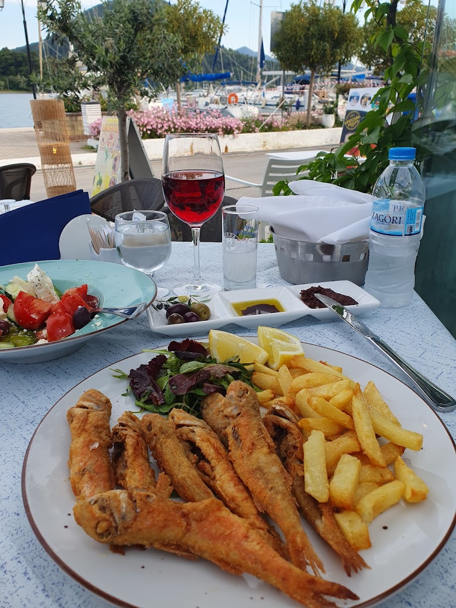 Flisvos Restaurant - Photo 5