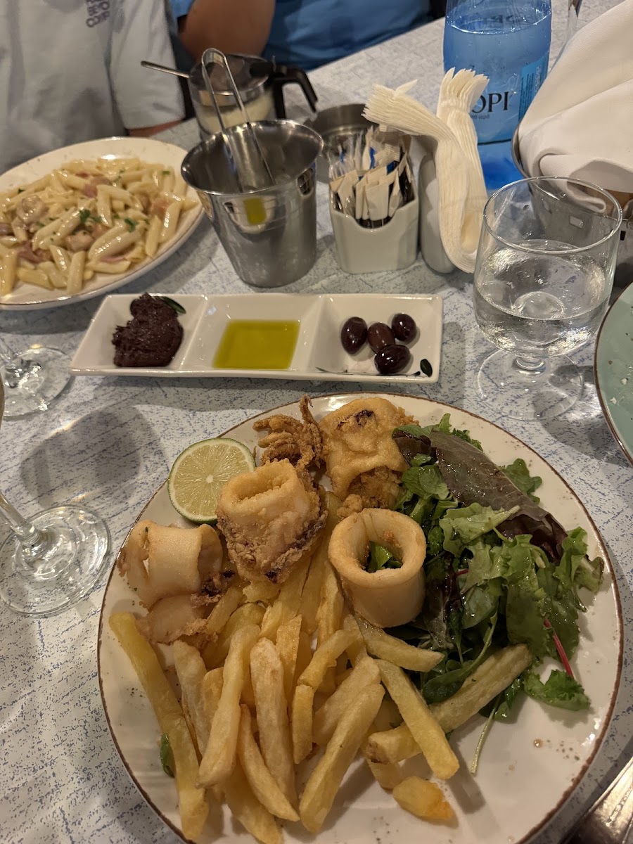 Flisvos Restaurant - Photo 8