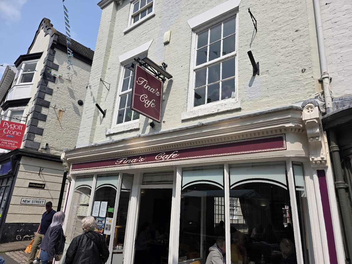 Tina's Café - Photo 2